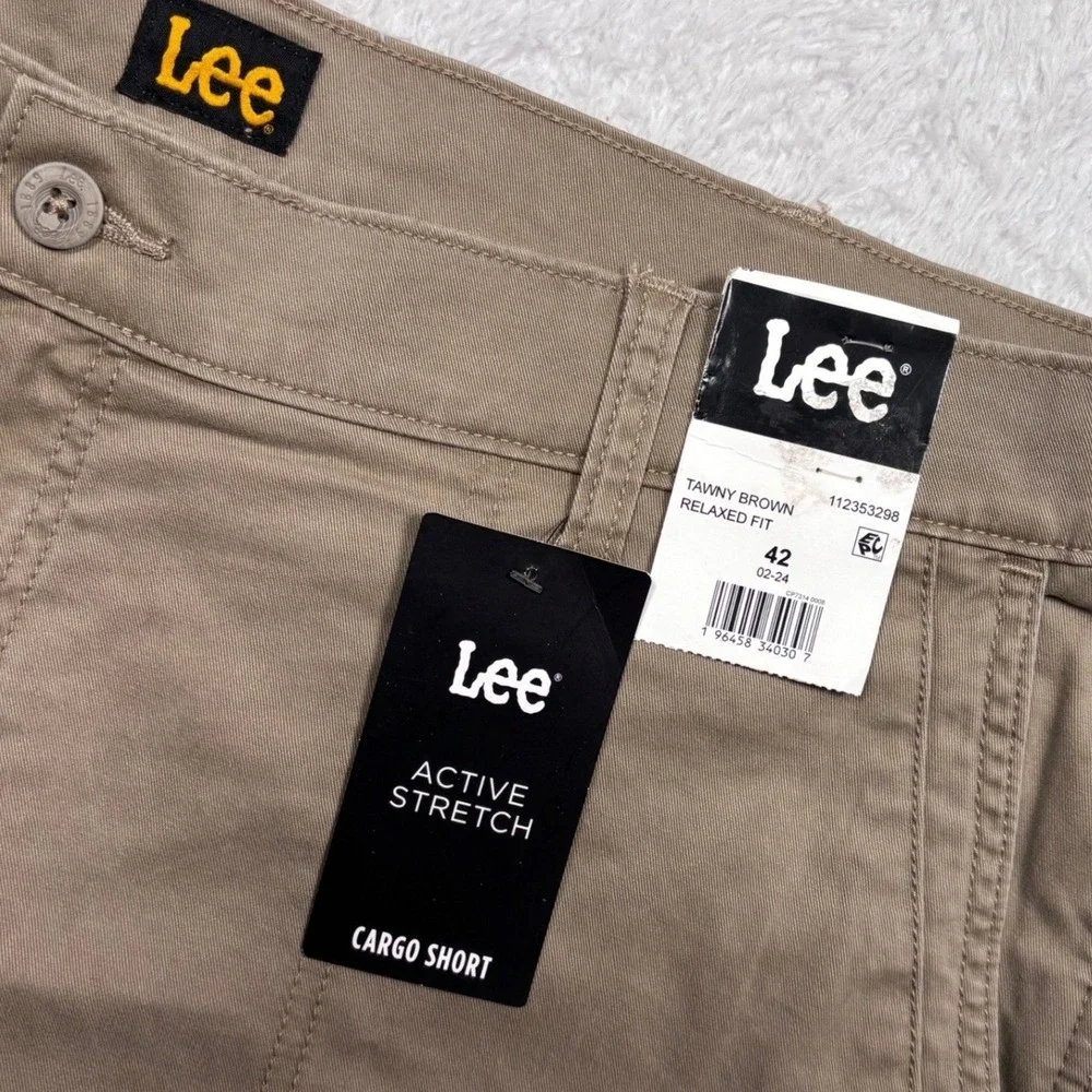 NEW Lee Cargo Shorts Men 42 Tawny Brown Relaxed Fit Active Stretch Baggy Street